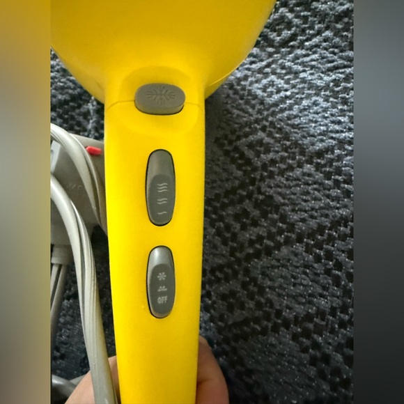 Drybar Buttercup Hairdryer - Picture 3 of 3